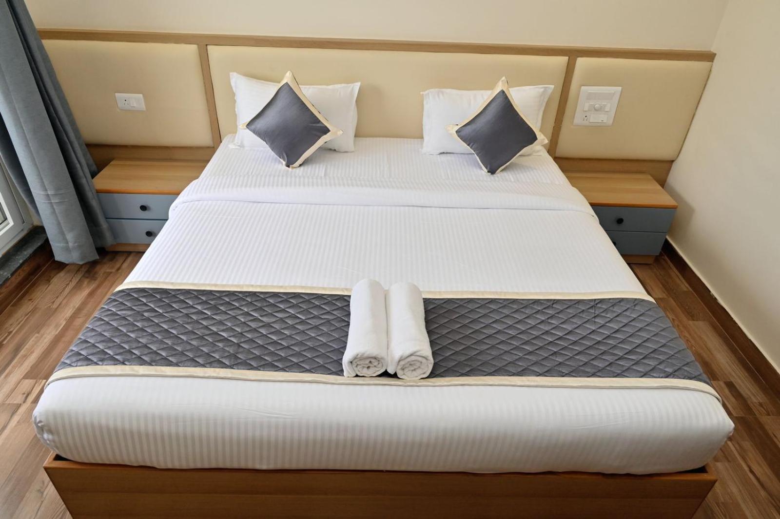 Hometown Sharu'S Inn A Luxury Hotel Chikmagalūr Екстериор снимка