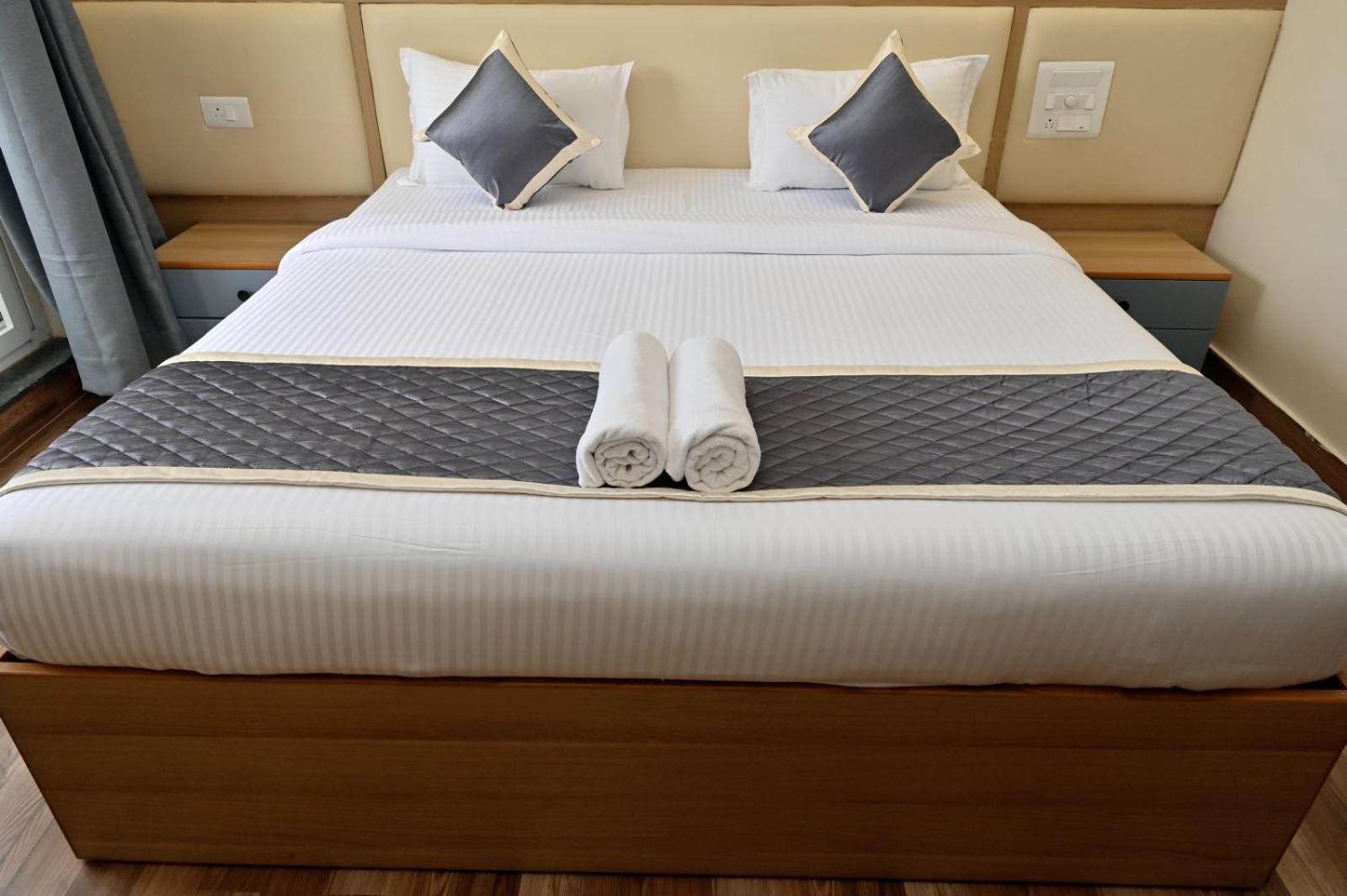 Hometown Sharu'S Inn A Luxury Hotel Chikmagalūr Екстериор снимка